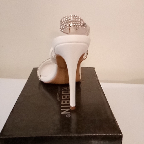 Cape Robbin Silver and White Strappy Heels - Picture 4 of 4